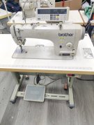 第一曲柄上具有第一送料轴