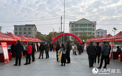 其中一款自主研发的休闲裤