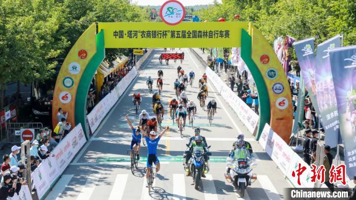 19省市240余名骑手汇聚塔河，边境小城再度成为森