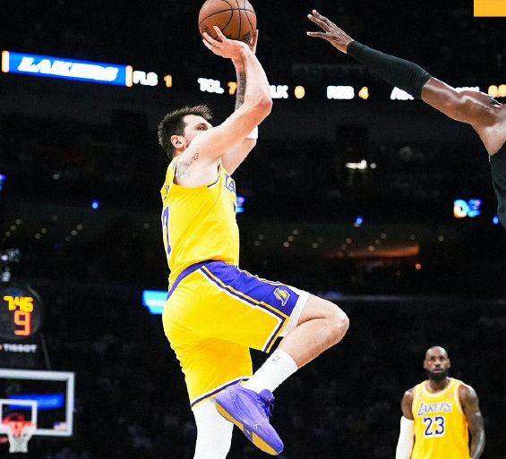 东契奇狂砍60分率湖人八连胜登西部第三