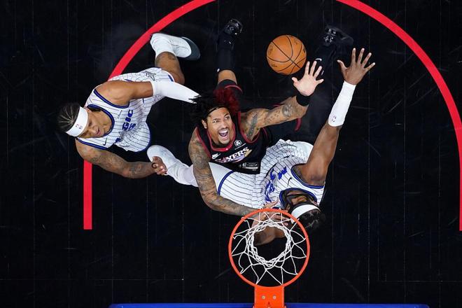 76人逆转魔术锁定第七晋级季后赛 马克西率队胜