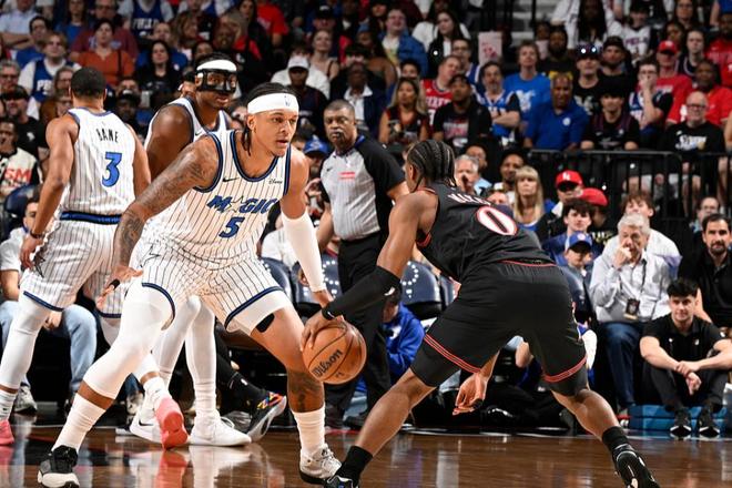 76人逆转魔术锁定第七晋级季后赛 马克西率队胜